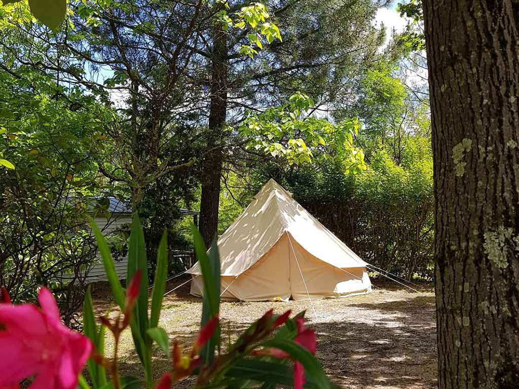 emplacement campng tente joyeuse